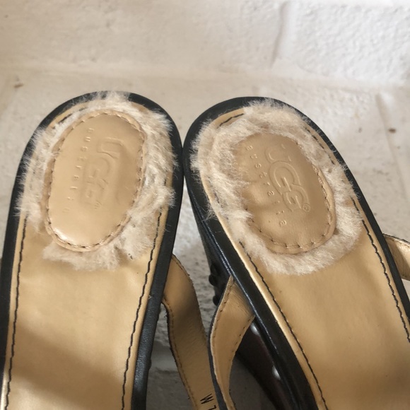 Host Pick 🖤 UGG Lourdes Leather Wedges - Picture 5 of 7